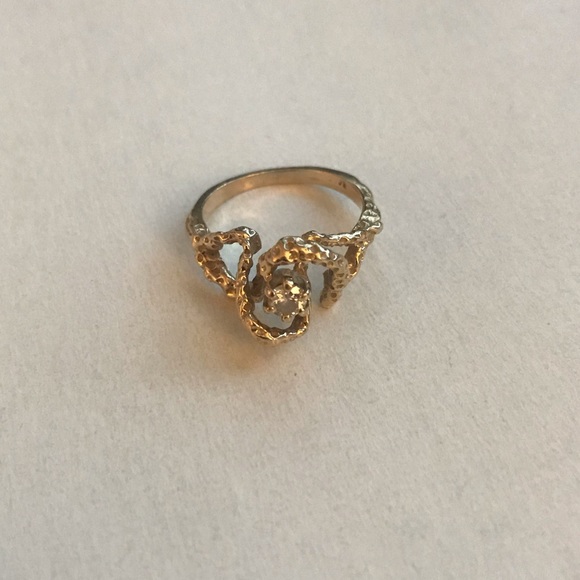 Vintage Diamond Gold Ring - Picture 3 of 8